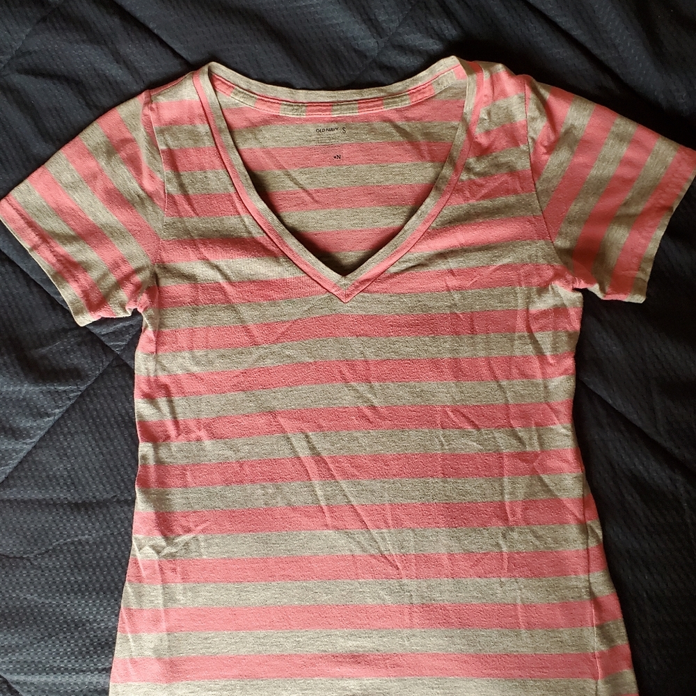 GAP Striped V-Neck T-Shirt Size Small